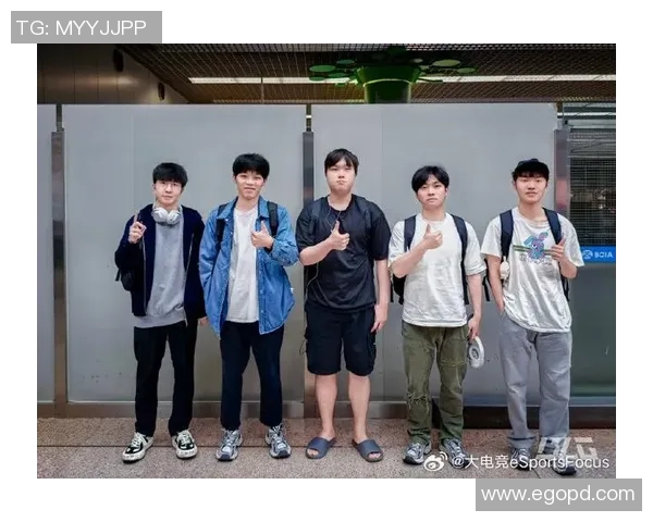 S15赛季即将开启各战队陆续抵达赛区全力备战迎接挑战